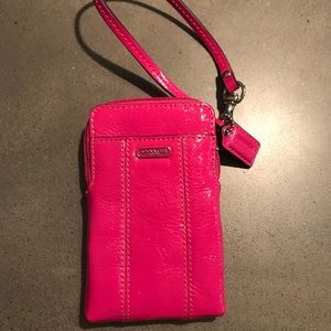 NWOT Coach pink patent phone wallet